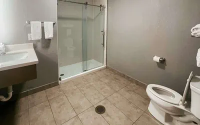 Photo 4 - Comfort Suites Seabrook - La Porte - Kemah