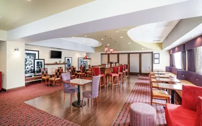 Photo 4 - Hampton Inn Richmond Airport