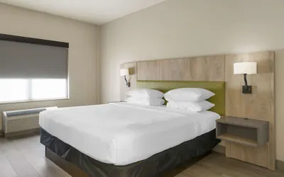 Photo 5 - Country Inn & Suites by Radisson, Tampa Airport North, FL