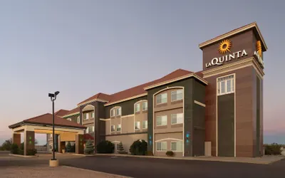 Photo 2 - La Quinta Inn & Suites by Wyndham Tucumcari