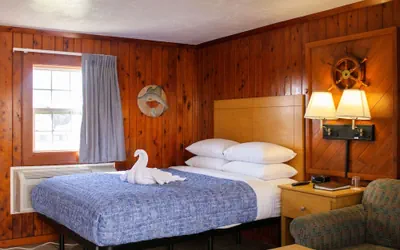 Photo 3 - Seahorse Inn and Cottages