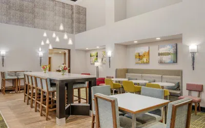 Photo 4 - Hampton Inn & Suites Crawfordsville