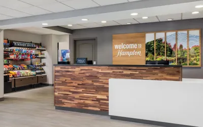 Photo 4 - Hampton Inn & Suites Lincoln - Northeast I-80