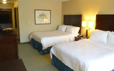 Photo 3 - Holiday Inn Express Waterloo Cedar Falls by IHG