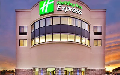 Photo 2 - Holiday Inn Express Waterloo Cedar Falls by IHG