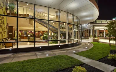 Photo 2 - Embassy Suites Buffalo