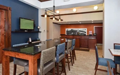 Photo 4 - Hampton Inn Alexander City