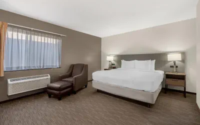Photo 2 - Comfort Inn Cockatoo near LAX Airport