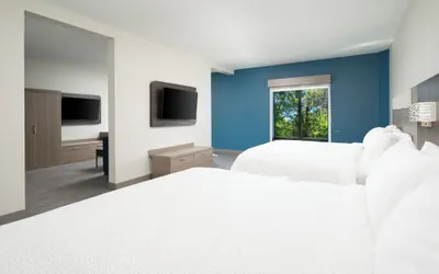 Photo 3 - Holiday Inn Express & Suites Newport S by IHG