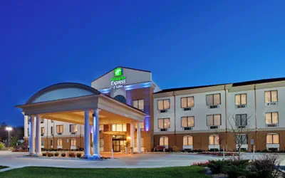 Photo 2 - Holiday Inn Express Hotel and Suites St. Charles by IHG