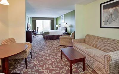 Photo 4 - Holiday Inn Express Hotel and Suites St. Charles by IHG