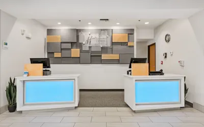 Photo 4 - Holiday Inn Express Hotel and Suites West Valley by IHG