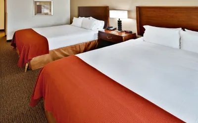Photo 4 - Holiday Inn Express Hotel & Suites Dubuque by IHG