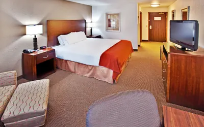 Photo 3 - Holiday Inn Express Hotel & Suites Dubuque by IHG