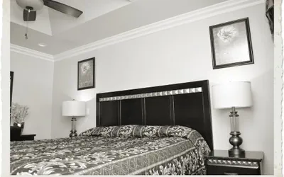 Photo 4 - Crystal Lodge Motel