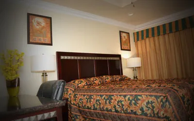 Photo 3 - Crystal Lodge Motel