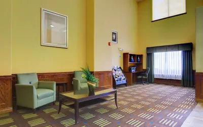 Photo 5 - Holiday Inn Express Hotel & Stes Kansas City Sports Complex by IHG