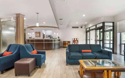 Photo 4 - Comfort Suites At WestGate Mall