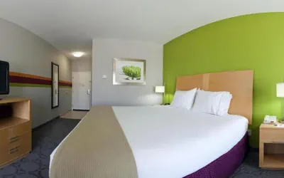 Photo 4 - Holiday Inn Express Hotel & Suites Clute - Lake Jackson by IHG