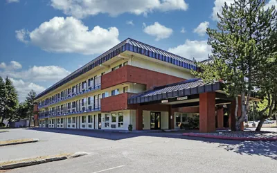 Photo 2 - Olympic Inn & Suites