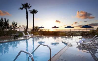 Photo 2 - Ayres Hotel & Spa Mission Viejo – Lake Forest
