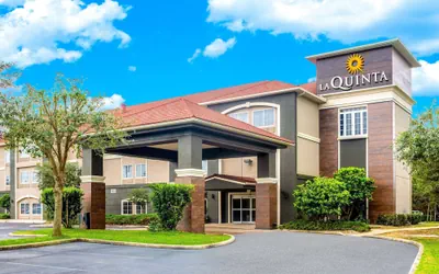 Photo 2 - La Quinta Inn & Suites by Wyndham Sebring