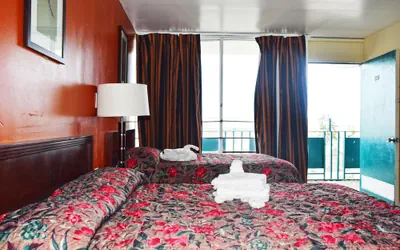 Photo 5 - Skyview Manor Motel