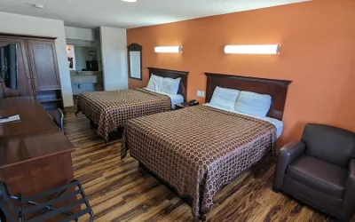 Photo 5 - Hillcrest Inn & Suites