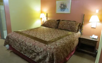 Photo 3 - First Western Inn Caseyville