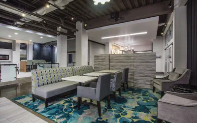 Photo 4 - La Quinta Inn & Suites by Wyndham Winchester