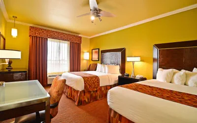 Photo 4 - Best Western Plus Christopher Inn & Suites