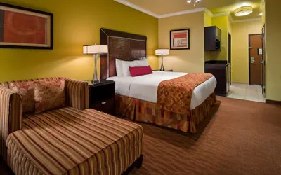 Photo 5 - Best Western Plus Christopher Inn & Suites