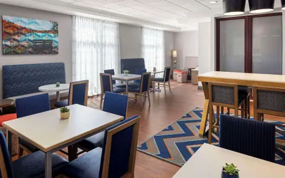 Photo 3 - Hampton Inn Fairmont