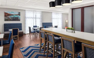 Photo 4 - Hampton Inn Fairmont
