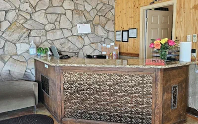 Photo 3 - Shelton Inn
