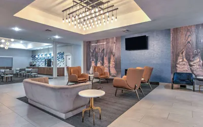 Photo 4 - La Quinta Inn & Suites by Wyndham Decatur