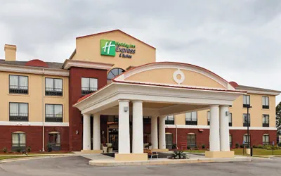 Photo 2 - Holiday Inn Express Andalusia by IHG