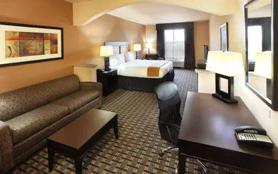 Photo 5 - Holiday Inn Express & Suites Paris, Texas by IHG