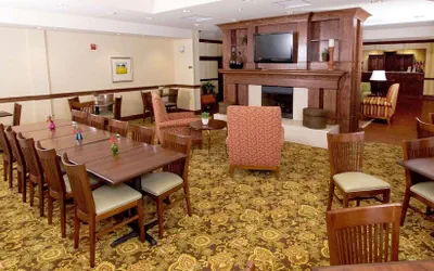 Photo 4 - Country Inn & Suites by Radisson, Fredericksburg, VA
