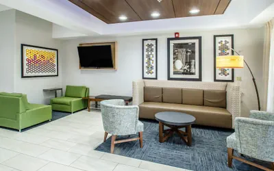 Photo 3 - Holiday Inn Express & Suites Olathe South by IHG