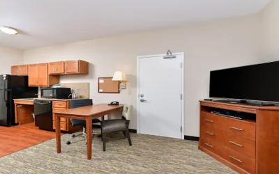 Photo 4 - Candlewood Suites Athens by IHG