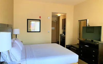 Photo 4 - Holiday Inn Express Hotel & Suites FRESNO NORTHWEST-HERNDON by IHG