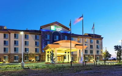 Photo 2 - Holiday Inn Express Hotel & Suites FRESNO NORTHWEST-HERNDON by IHG
