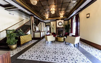 Photo 2 - Hotel DeFuniak