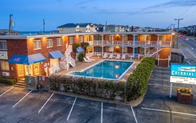 Photo 2 - Colonial Inn Motel