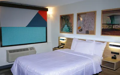 Photo 4 - Waterfront Inn PHL Airport