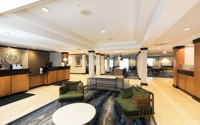Photo 4 - Fairfield Inn & Suites by Marriott Milwaukee Airport