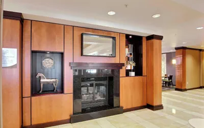 Photo 5 - Fairfield Inn & Suites by Marriott Milwaukee Airport