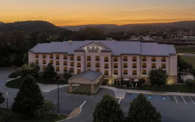 Photo 2 - Fairfield Inn & Suites by Marriott Cumberland