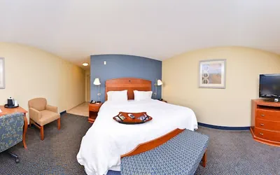 Photo 5 - Hampton Inn Evanston